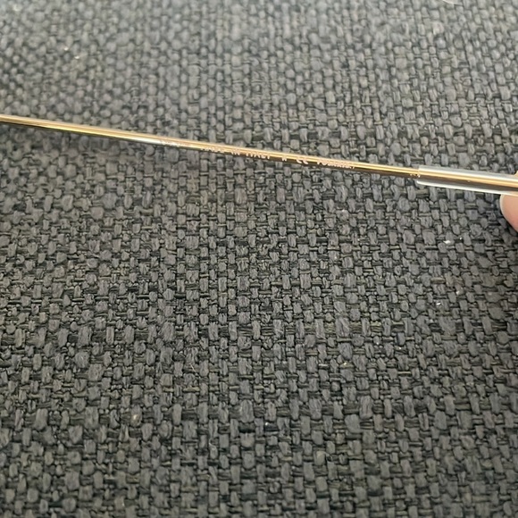 Ray-Ban Gold Aviator Sunglasses - Picture 4 of 5